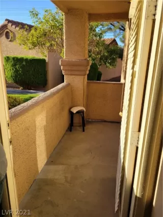 Photo #2: 2304862 Listing 