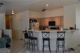 Photo #2: 2304874 Listing