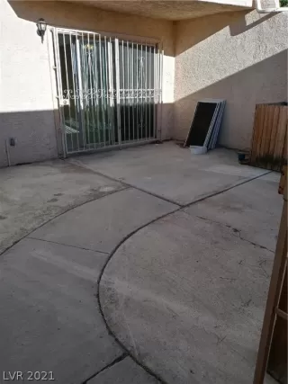 Photo #2: 2304890 Listing