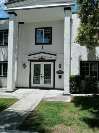 Photo #3: 2304890 Listing