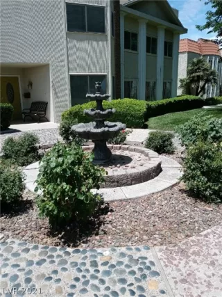 Photo #4: 2304890 Listing