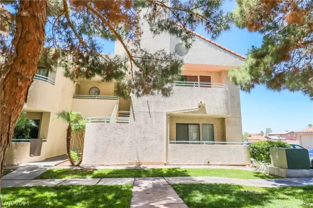 MLS: 2304920 Condo For Sale