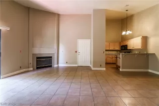 Photo #3: 2304920 Listing 