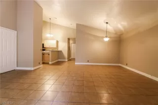 Photo #4: 2304920 Listing 