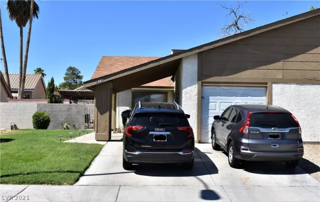 MLS: 2304963 Condo For Sale