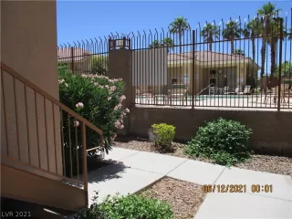 Photo #3: 2304966 Listing 