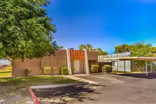 Photo #1: 2304985 Listing