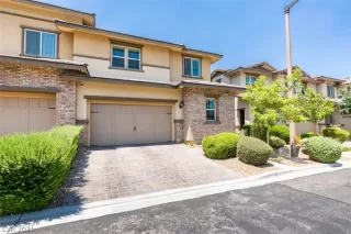 Photo #1: 2304986 Listing 