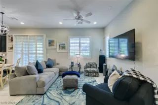 Photo #5: 2304986 Listing 