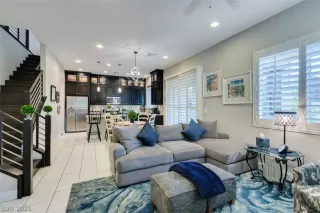 Photo #6: 2304986 Listing 