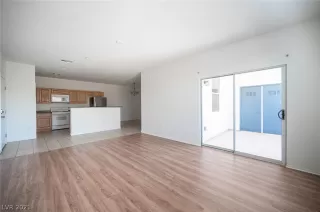 Photo #3: 2305000 Listing 