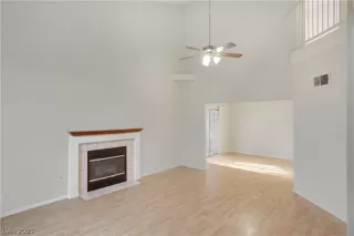 Photo #3: 2305003 Listing 