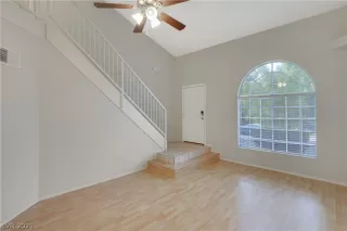 Photo #5: 2305003 Listing 