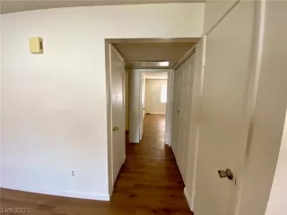 Photo #5: 2305004 Listing 