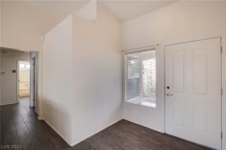 Photo #5: 2305008 Listing 