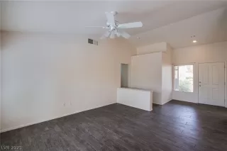 Photo #6: 2305008 Listing 