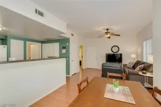 Photo #6: 2305043 Listing