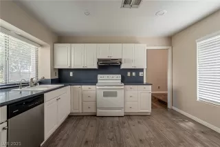 Photo #1: 2305063 Listing