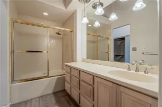 Photo #3: 2305063 Listing