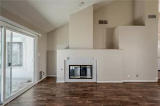 Photo #6: 2305063 Listing