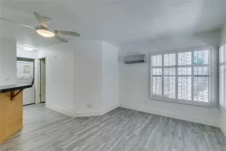 Photo #5: 2305067 Listing