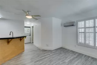 Photo #6: 2305067 Listing