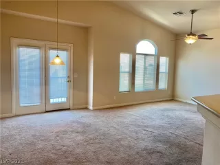 Photo #3: 2305112 Listing