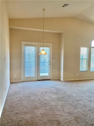 Photo #4: 2305112 Listing