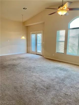 Photo #6: 2305112 Listing