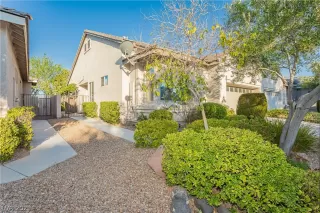 Photo #4: 2305115 Listing