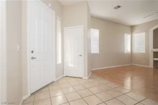 Photo #6: 2305115 Listing