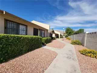 Photo #3: 2305163 Listing