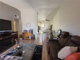 Photo #6: 2305163 Listing