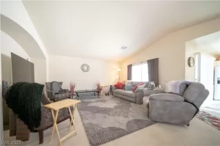 Photo #6: 2305172 Listing 