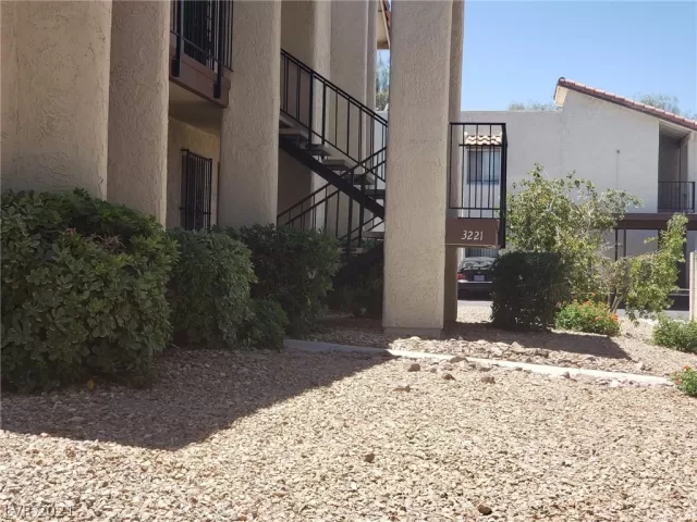 MLS: 2305185 Condo For Sale