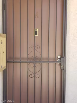 Photo #1: 2305185 Listing