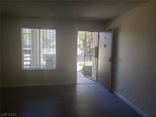 Photo #2: 2305185 Listing