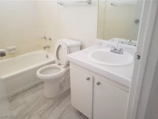 Photo #6: 2305185 Listing