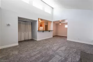 Photo #6: 2305203 Listing