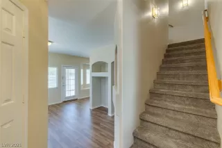 Photo #2: 2305206 Listing 