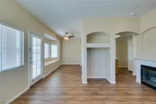 Photo #6: 2305206 Listing 