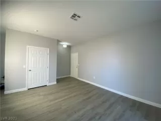 Photo #2: 2305216 Listing