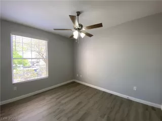 Photo #4: 2305216 Listing