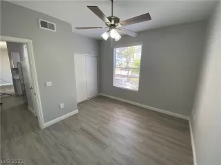 Photo #5: 2305216 Listing