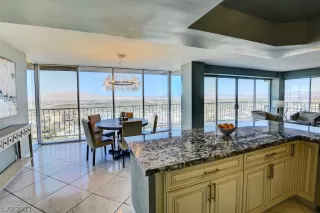 Photo #2: 2305242 Listing 