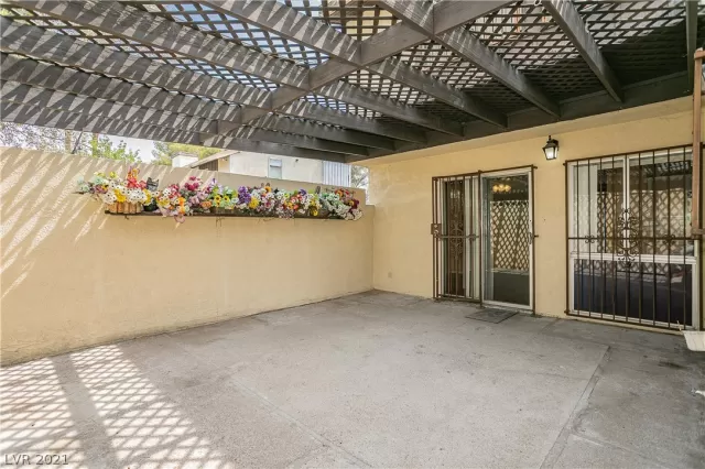 MLS: 2305252 Condo For Sale