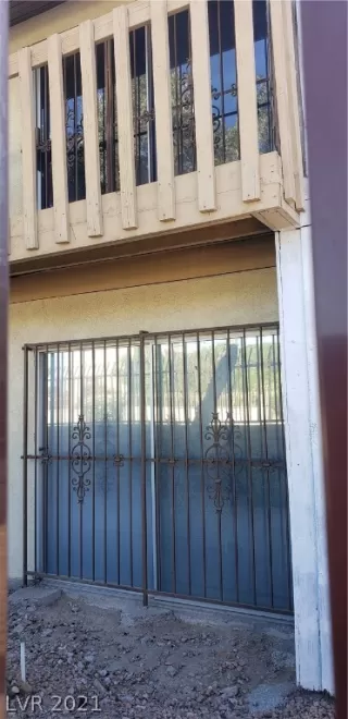 Photo #2: 2305252 Listing