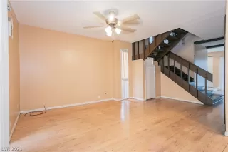 Photo #3: 2305252 Listing