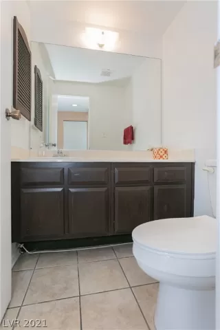 Photo #5: 2305252 Listing