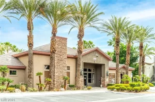 Photo #2: 2305301 Listing